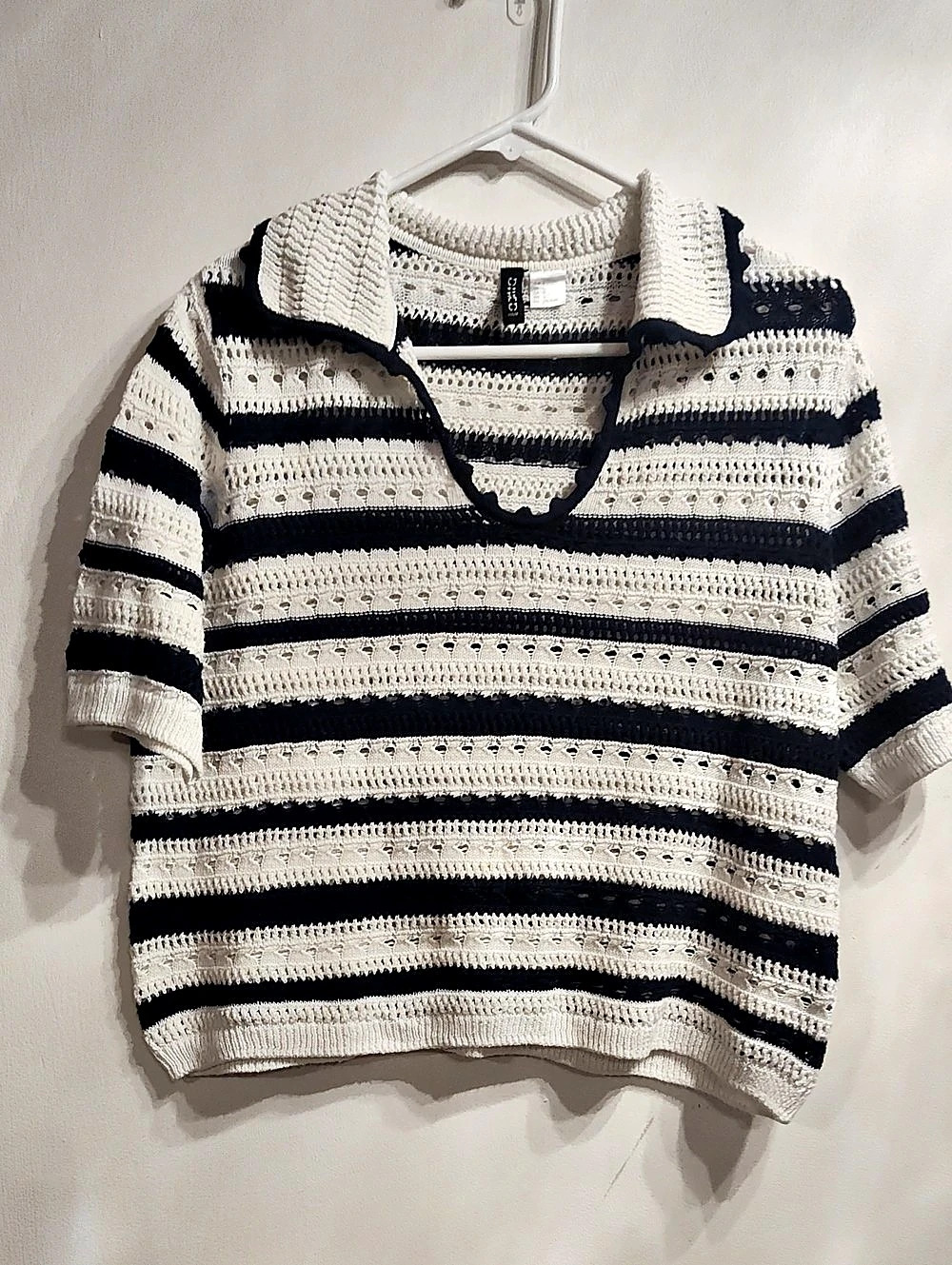 H&M Striped Knit Polo Top in White & Black Size Large